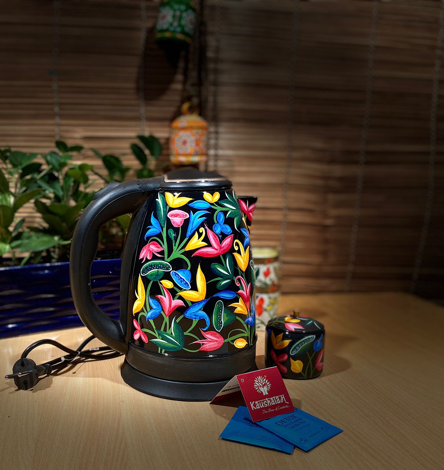  Hand Painted Electric Tea Kettle Hot Water Kettle for Tea & Coffee: Black Kashmiri Art